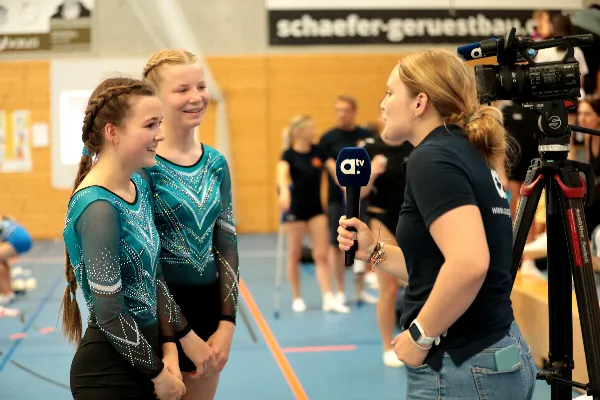 Interview von Julina und Sara mit Fernsehreporterin des a.tv