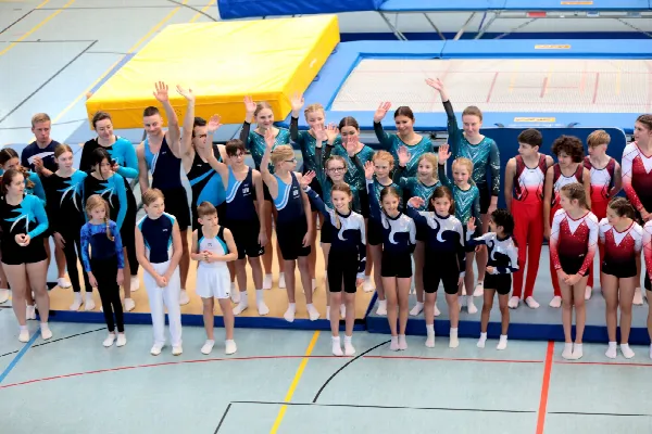 Mit einem glänzenden Auftritt bei den Schwäbischen Meisterschaften verabschiedet sich das Trampolinteam des TSV Friedberg von Immenstadt. (Fotos: Werner Miller)