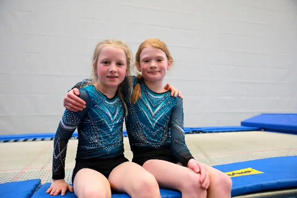 Bayerische Vizemeister im Trampolin Synchronturnen 2026 sind Amelie Pamer und Lisa Marie Rank (Foto: Werner Miller)
